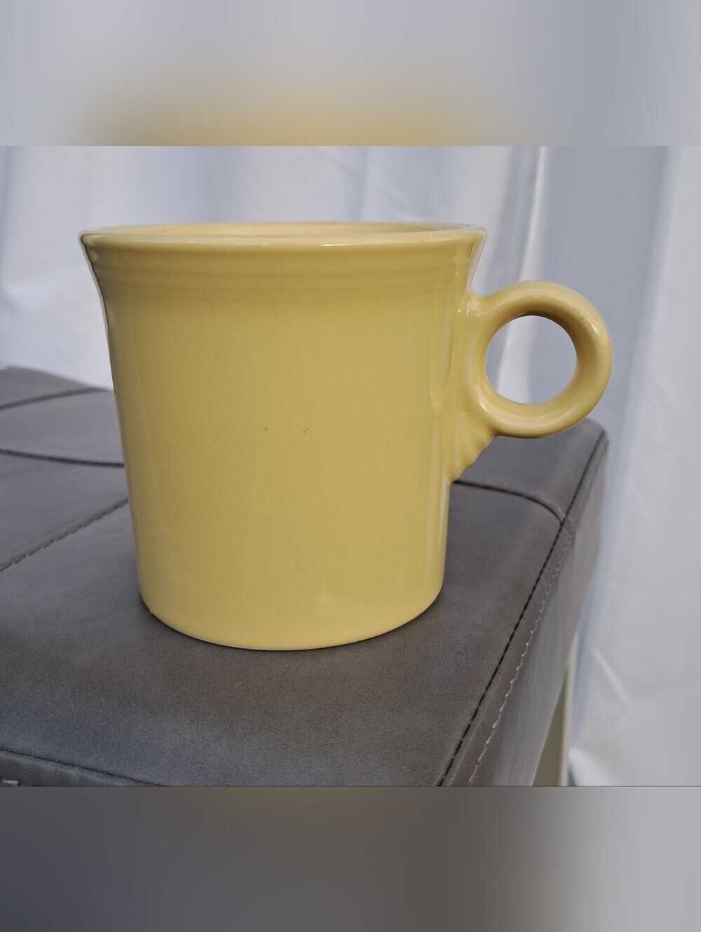 Vintage Fiesta Ware Pale Yellow Ring Handle Coffee Mug 10oz - Picture 3 of 4